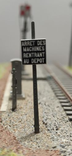 ABE 554 : Pancarte Arrêt des machines rentrant au dépôt